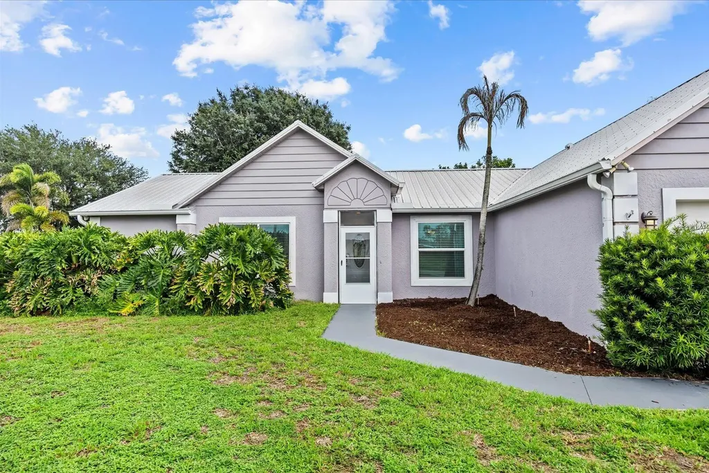 697 SW Jeanne Avenue Port St Lucie FL 34953