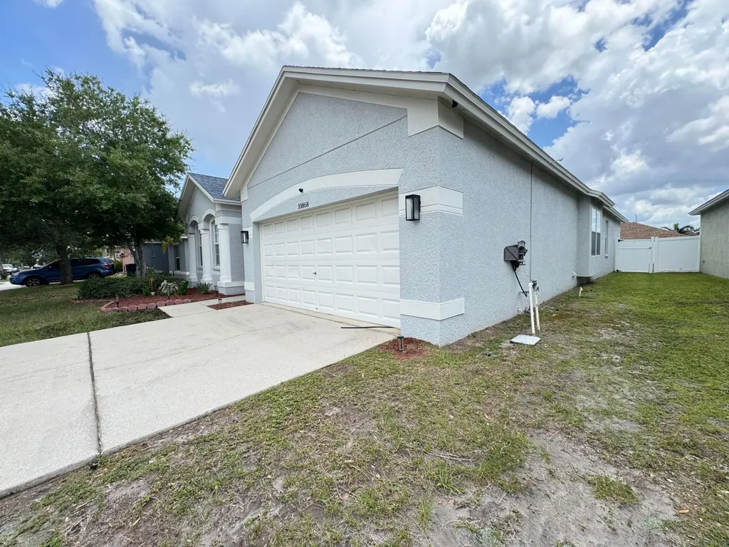 10868 Standing Stone Drive Wimauma FL 33598