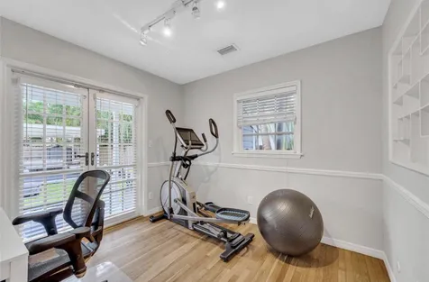 517 SW 10th Street Fort Lauderdale FL 33315