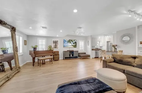 517 SW 10th Street Fort Lauderdale FL 33315