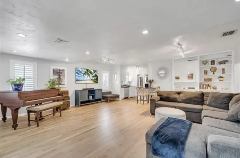 517 SW 10th Street Fort Lauderdale FL 33315