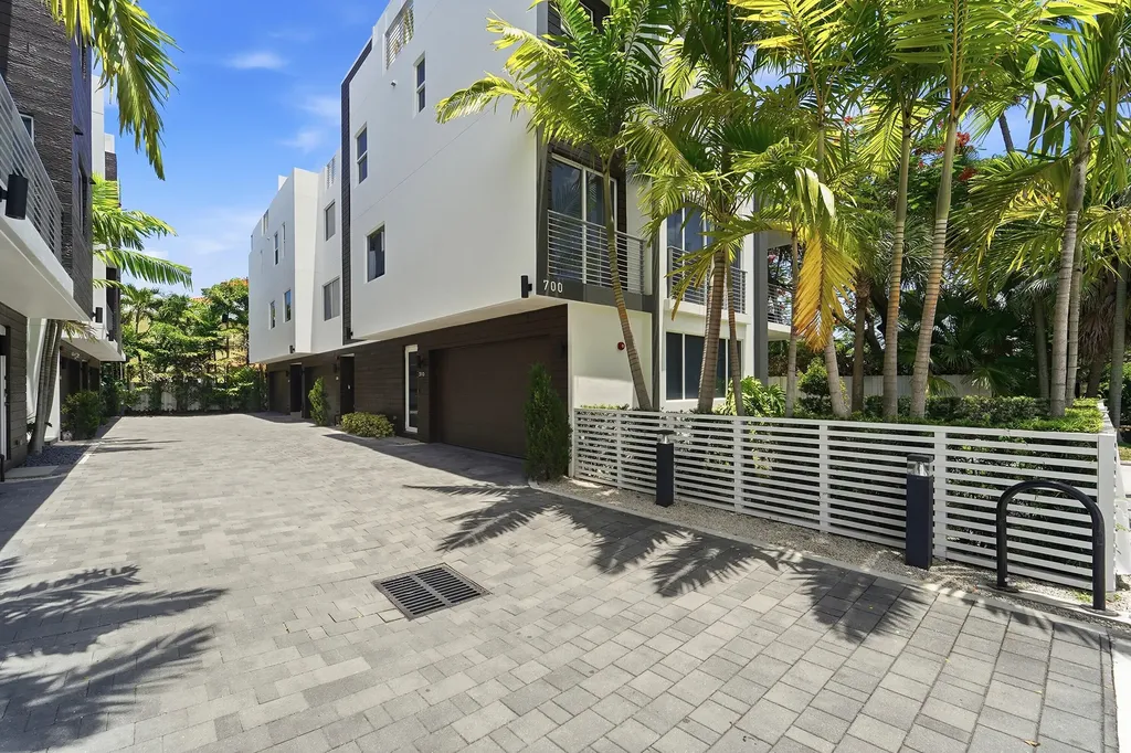 700 NE 14th Avenue Fort Lauderdale FL 33304