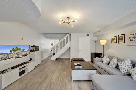 173 Riviera Circle Weston FL 33326