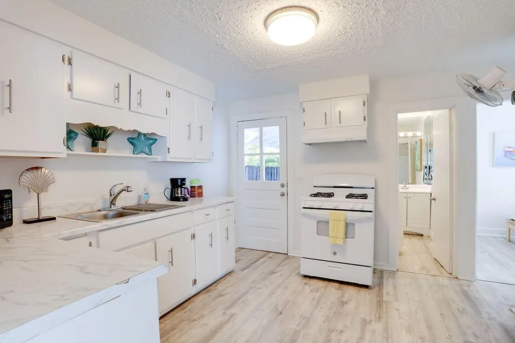 216 S M Street Lake Worth Beach FL 33460