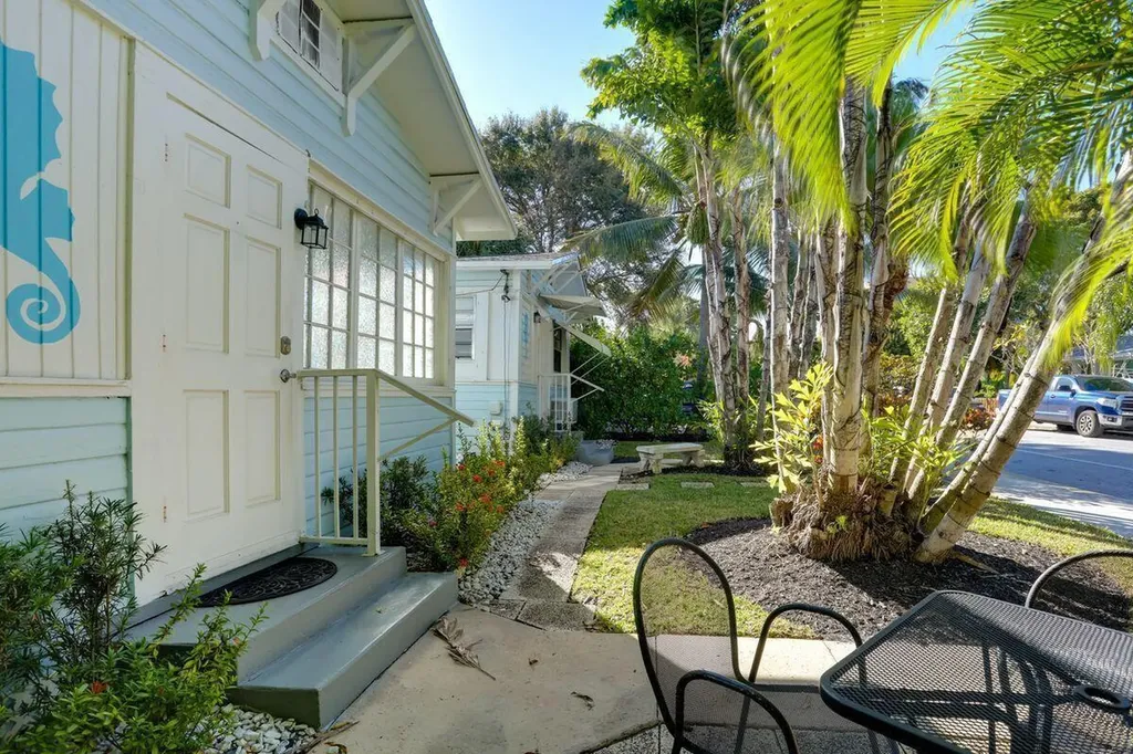 216 S M Street Lake Worth Beach FL 33460