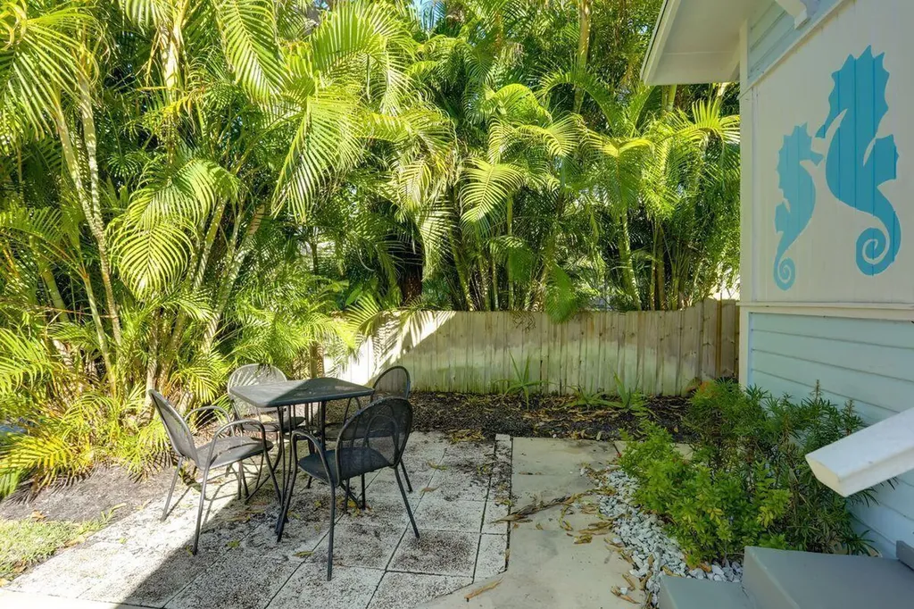 216 S M Street Lake Worth Beach FL 33460