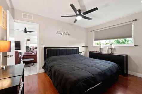 250 NE 57th Street Oakland Park FL 33334