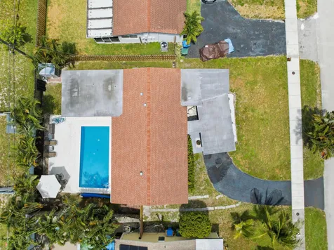 250 NE 57th Street Oakland Park FL 33334