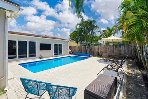 250 NE 57th Street Oakland Park FL 33334