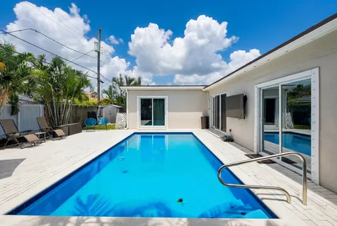 250 NE 57th Street Oakland Park FL 33334