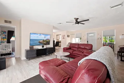 250 NE 57th Street Oakland Park FL 33334