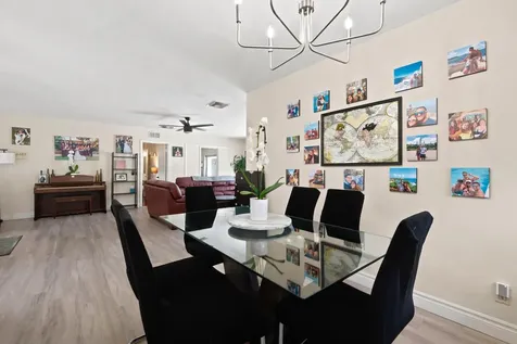 250 NE 57th Street Oakland Park FL 33334