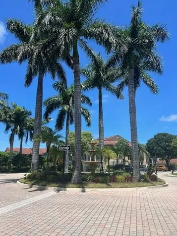 201 Villa Circle Boynton Beach FL 33435