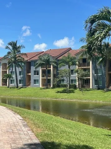 201 Villa Circle Boynton Beach FL 33435