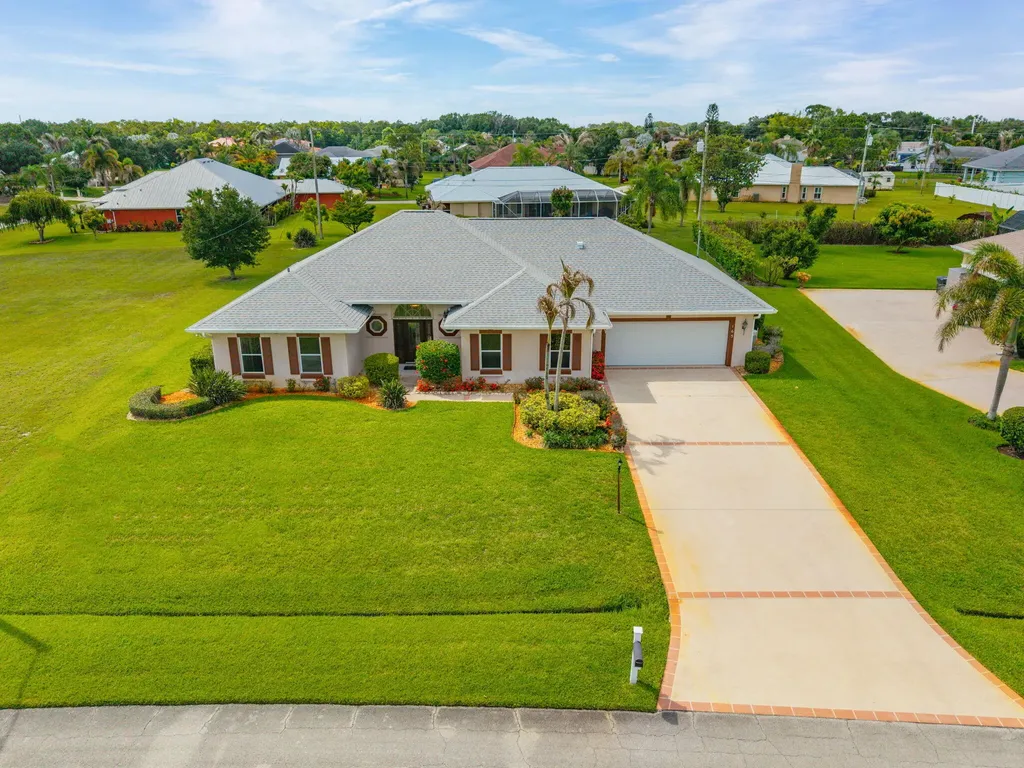 165 SW Hawthorne Circle Port St Lucie FL 34953