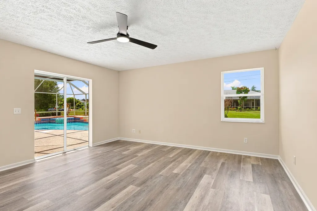 165 SW Hawthorne Circle Port St Lucie FL 34953
