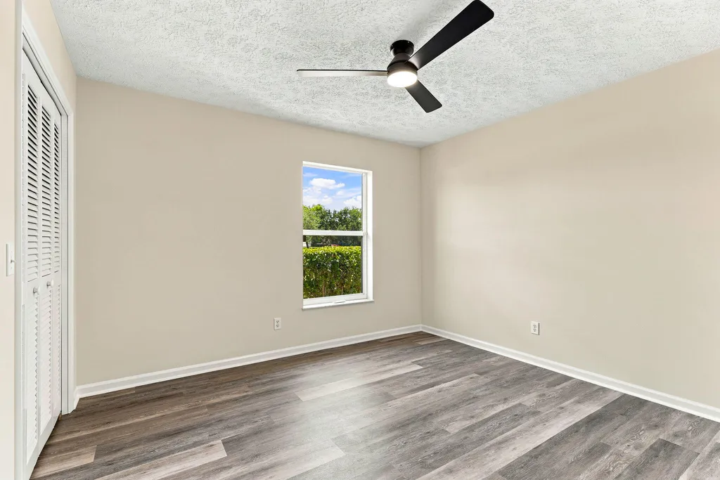 165 SW Hawthorne Circle Port St Lucie FL 34953