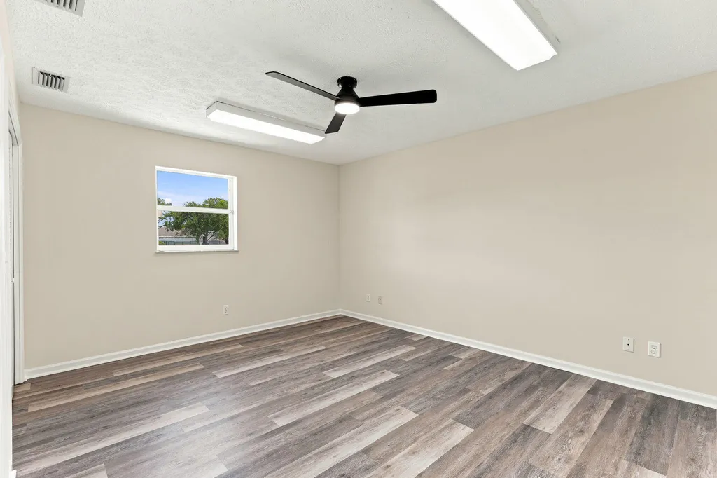 165 SW Hawthorne Circle Port St Lucie FL 34953