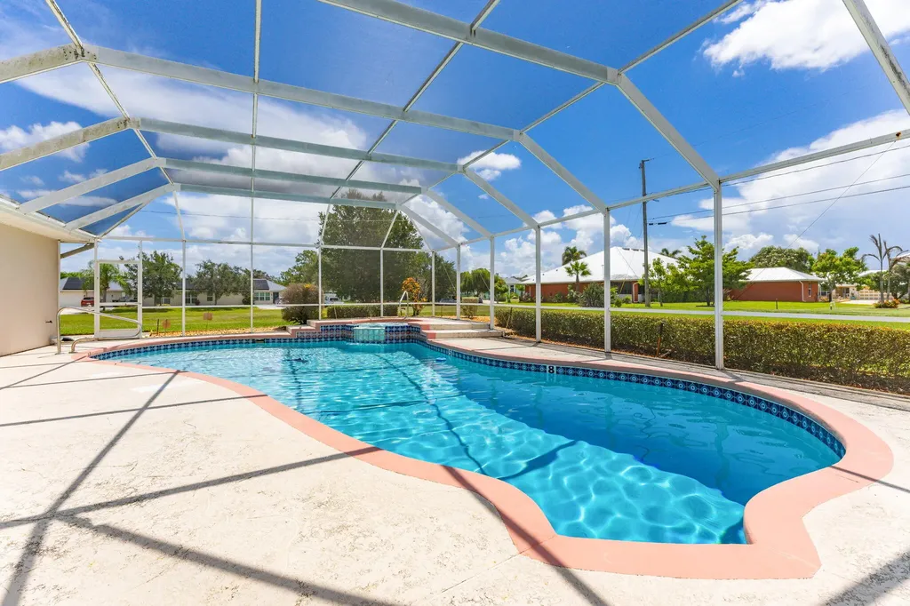 165 SW Hawthorne Circle Port St Lucie FL 34953