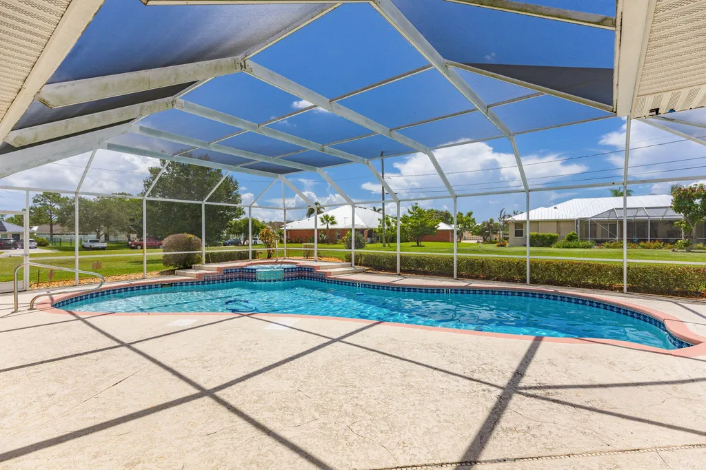 165 SW Hawthorne Circle Port St Lucie FL 34953
