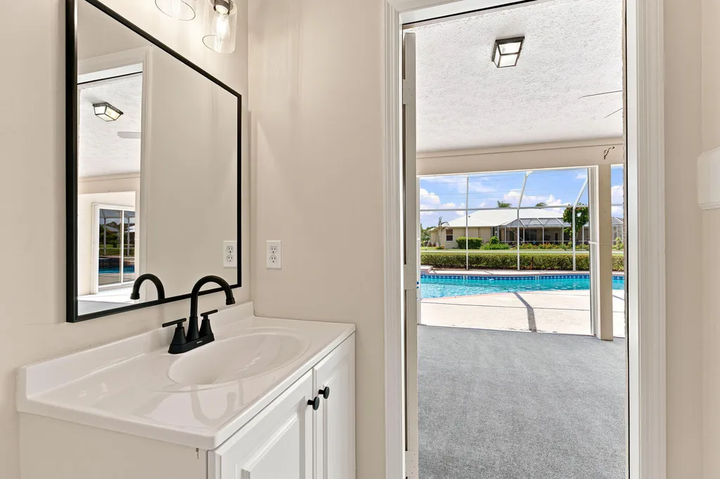 165 SW Hawthorne Circle Port St Lucie FL 34953