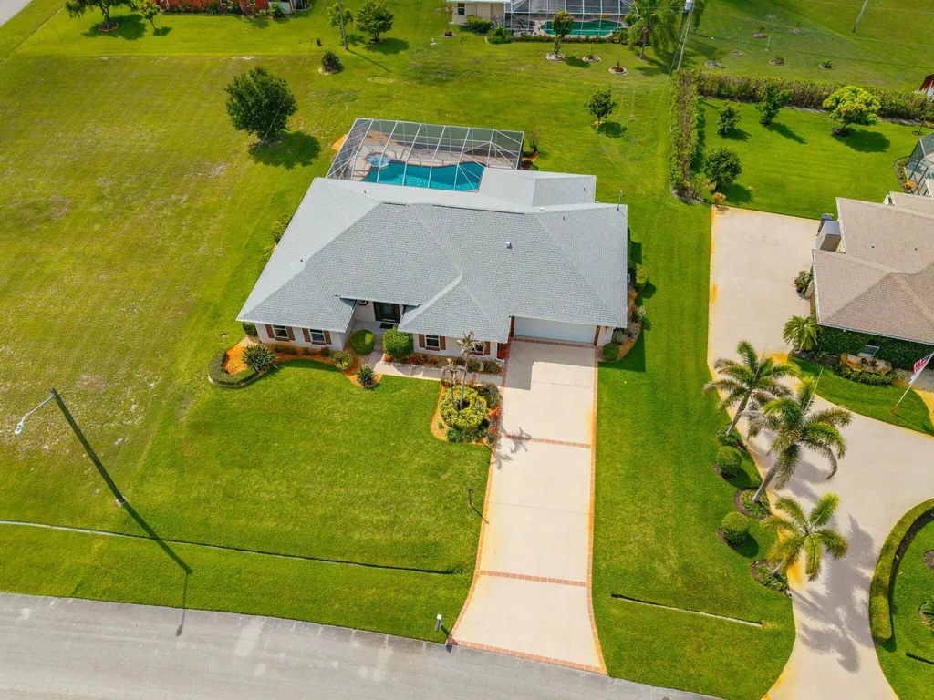 165 SW Hawthorne Circle Port St Lucie FL 34953