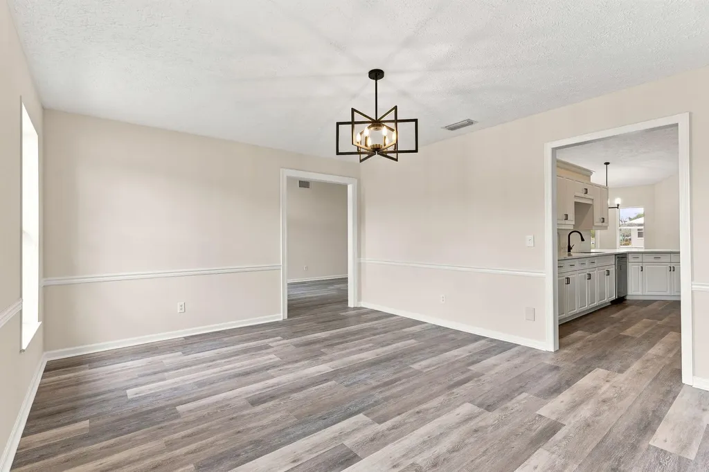 165 SW Hawthorne Circle Port St Lucie FL 34953