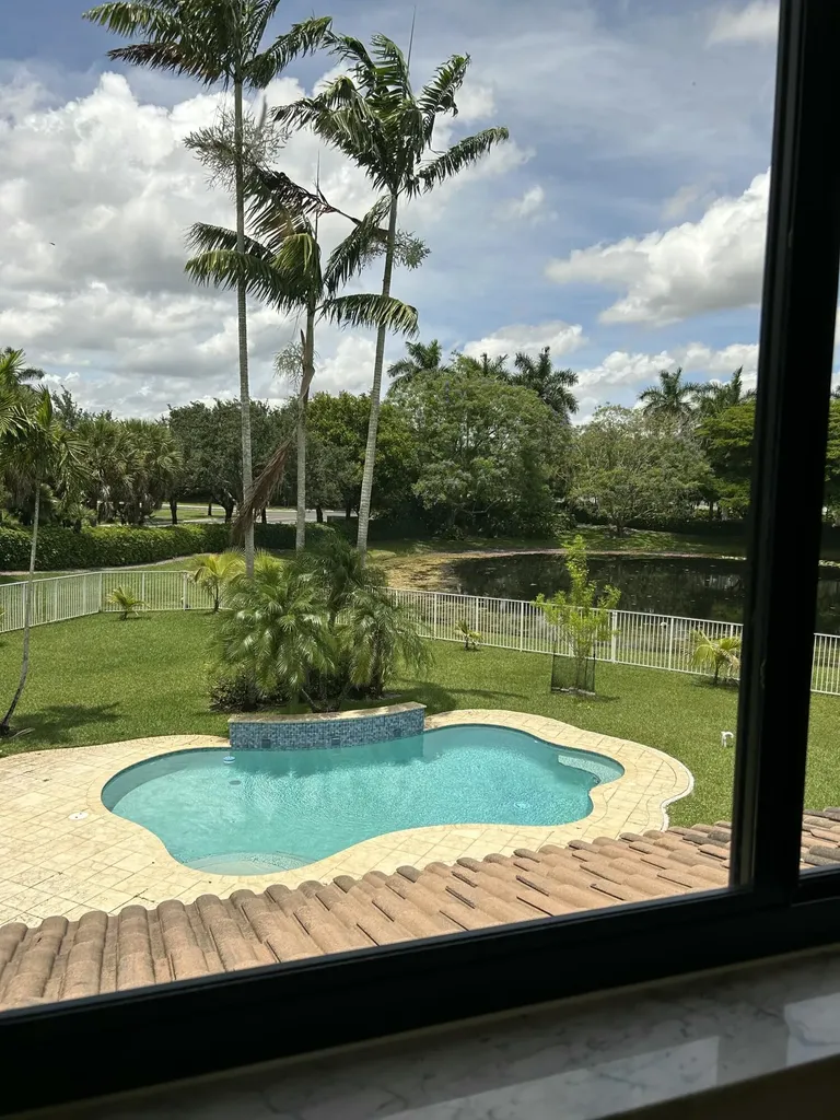 1094 Bluewood Terrace Weston FL 33327