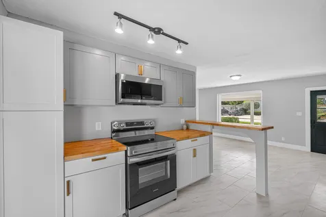 246 NE 13th Street Delray Beach FL 33444