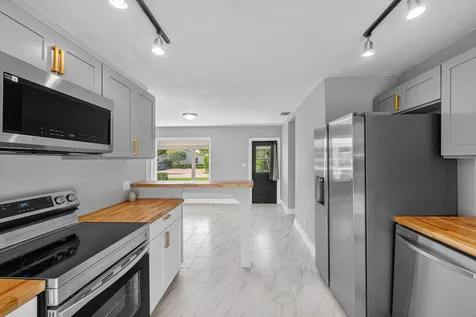 246 NE 13th Street Delray Beach FL 33444