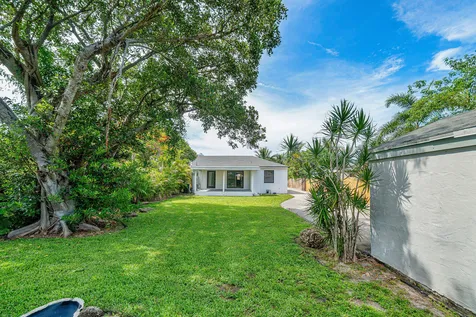 246 NE 13th Street Delray Beach FL 33444
