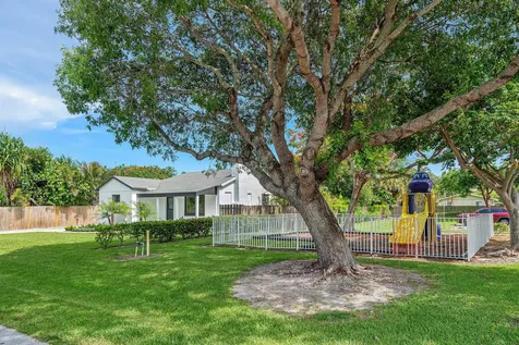 246 NE 13th Street Delray Beach FL 33444