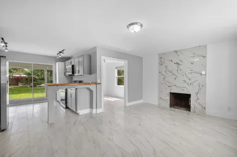 246 NE 13th Street Delray Beach FL 33444