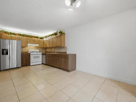 105 Woodland Road Palm Springs FL 33461