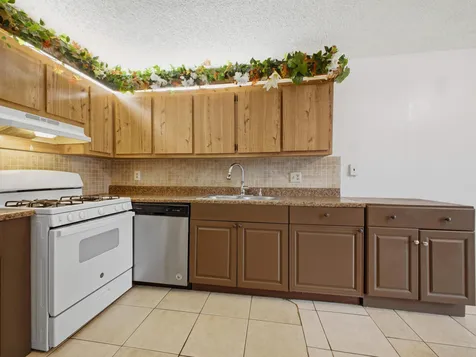 105 Woodland Road Palm Springs FL 33461