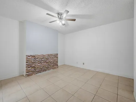 105 Woodland Road Palm Springs FL 33461