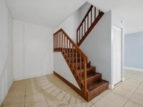 105 Woodland Road Palm Springs FL 33461