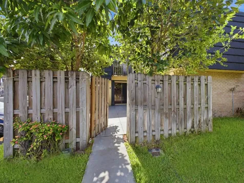 105 Woodland Road Palm Springs FL 33461