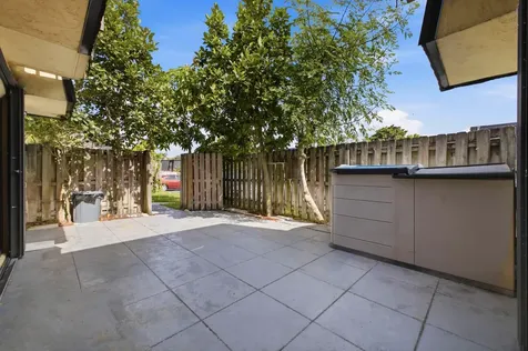 105 Woodland Road Palm Springs FL 33461