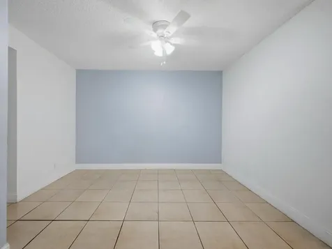 105 Woodland Road Palm Springs FL 33461