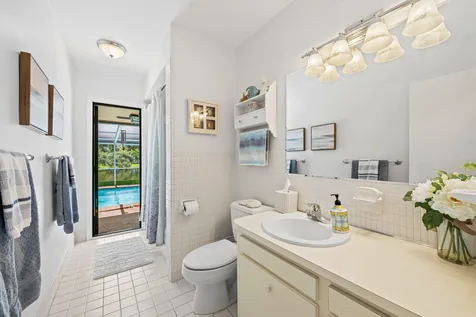 1720 NW 105th Avenue Pembroke Pines FL 33026