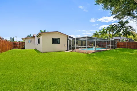 1720 NW 105th Avenue Pembroke Pines FL 33026