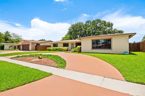 1720 NW 105th Avenue Pembroke Pines FL 33026