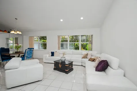11062 Autoro Court Boca Raton FL 33498