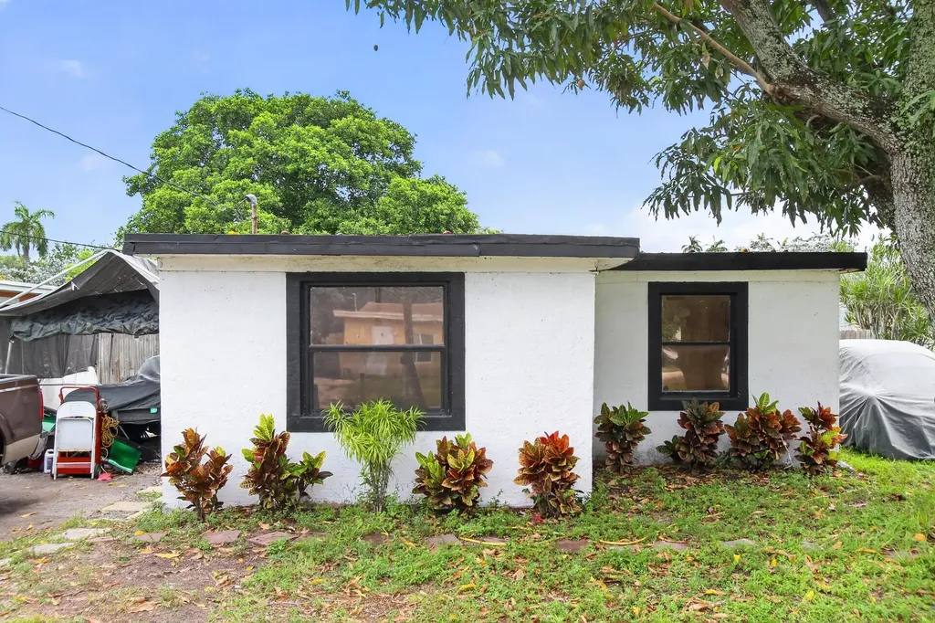 608 NW 15th Avenue Pompano Beach FL 33069