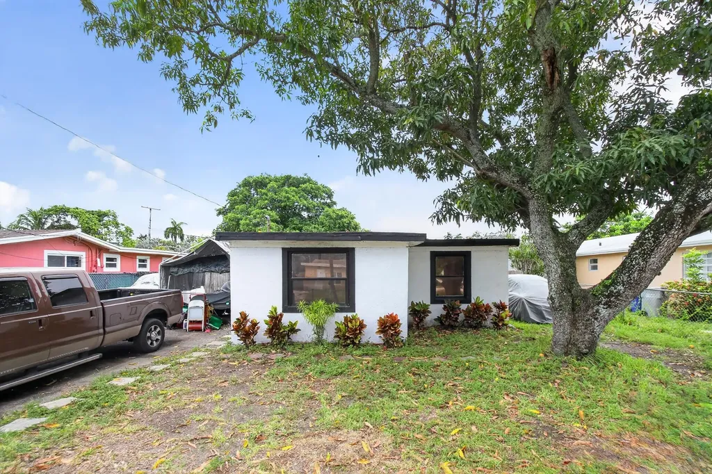 608 NW 15th Avenue Pompano Beach FL 33069