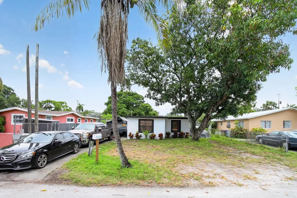 608 NW 15th Avenue Pompano Beach FL 33069