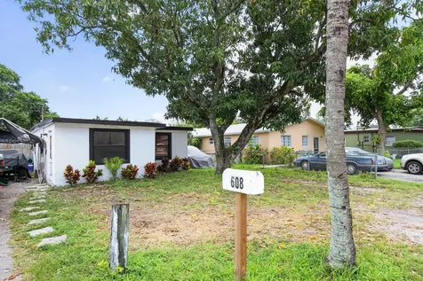 608 NW 15th Avenue Pompano Beach FL 33069
