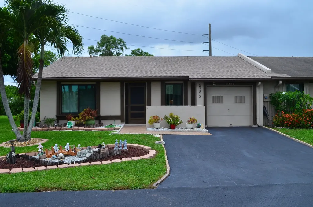 5392 Viburnum Circle Delray Beach FL 33484
