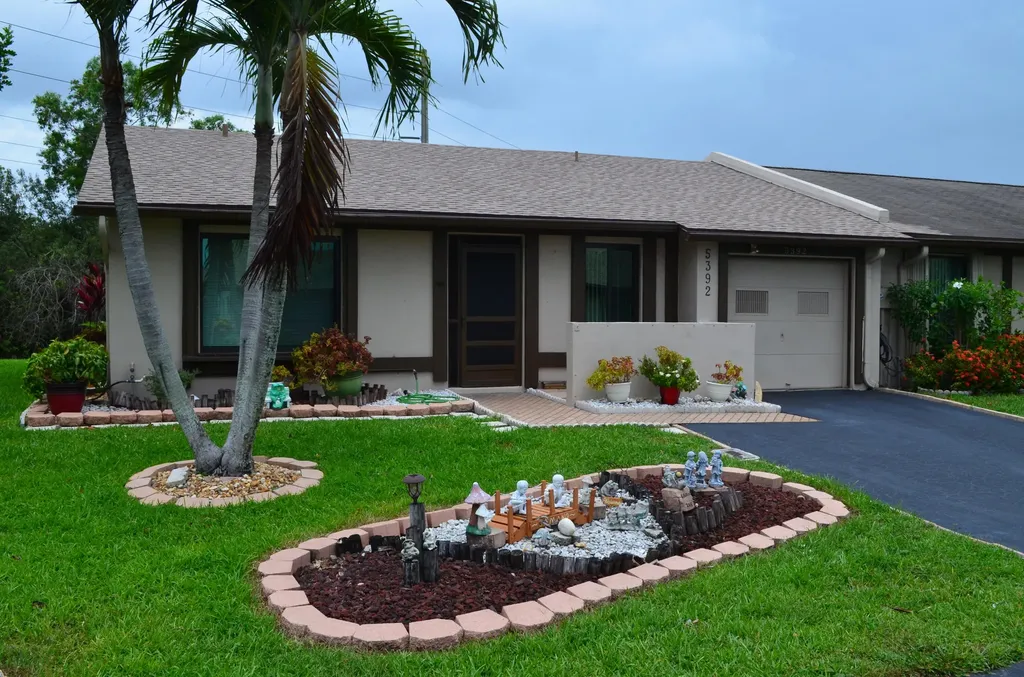 5392 Viburnum Circle Delray Beach FL 33484